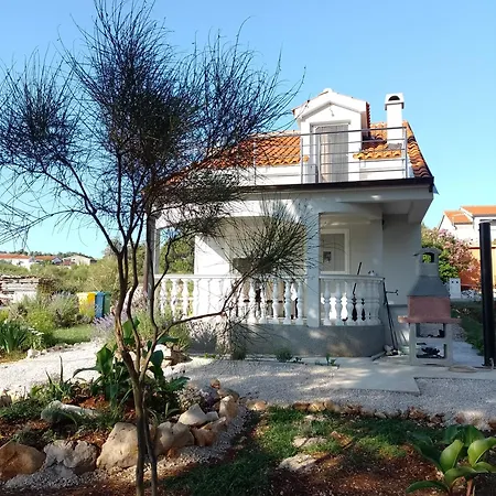 Apartment Bili Galeb *